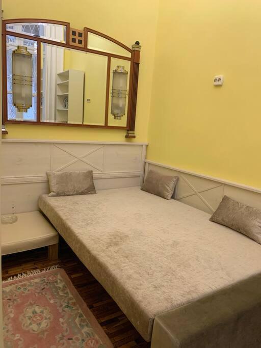 Central Location For One Person Budapeste Exterior foto